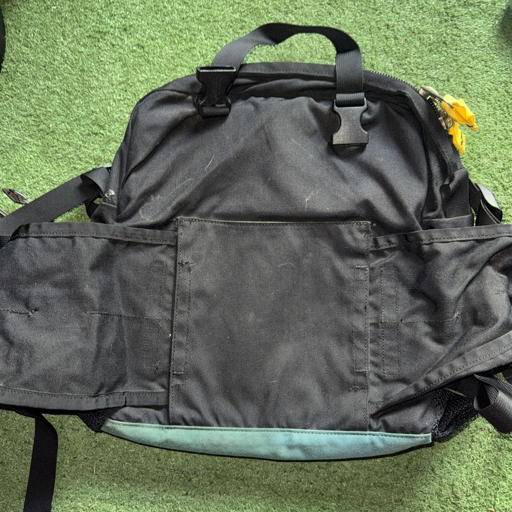 MOUNTAINSMITH Black/Yellow Lumbar‎ Waist Fanny Day Pack Bag Hiking - Picture 6 of 9